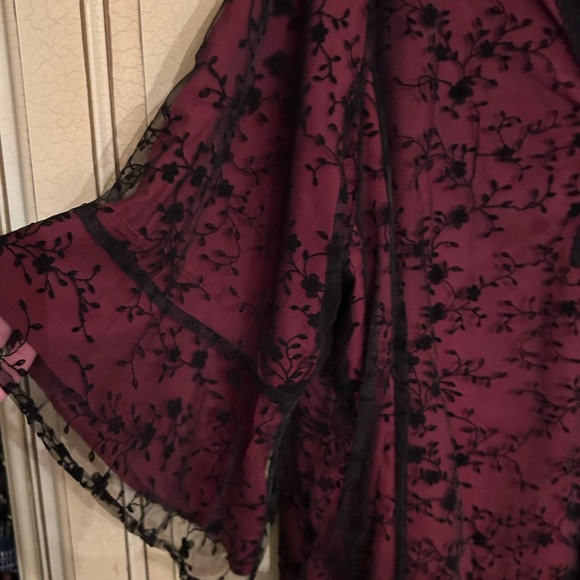 BloomChic 28 maroon blouse - Picture 2 of 5